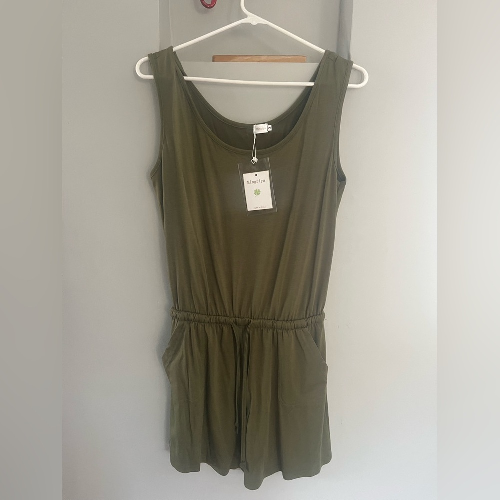 Green romper. Brand: Mingriya Size: small